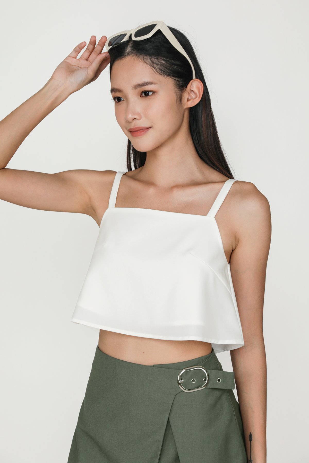Zoey Basic Flare Crop Top (White)