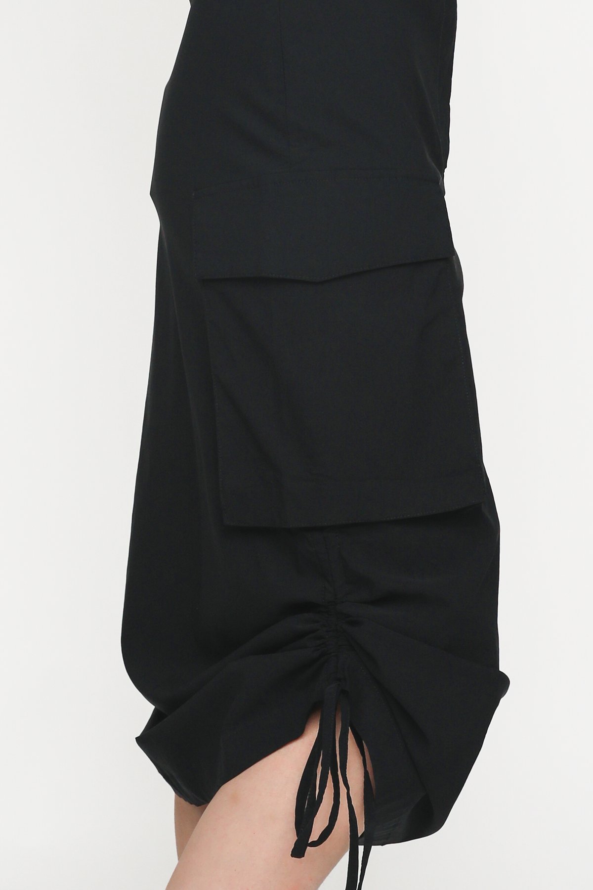 Leroy Parachute Cargo Skirt (Black)