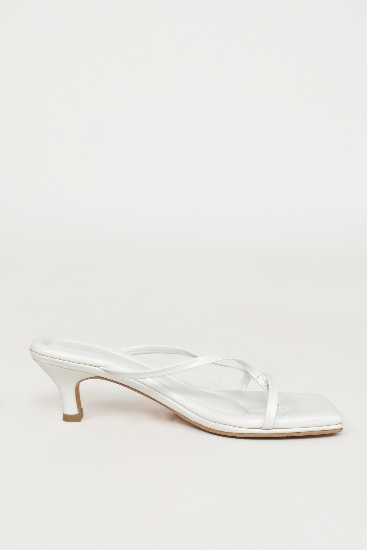 TTR x Sevieyanashoes Klaudia Heels (White)