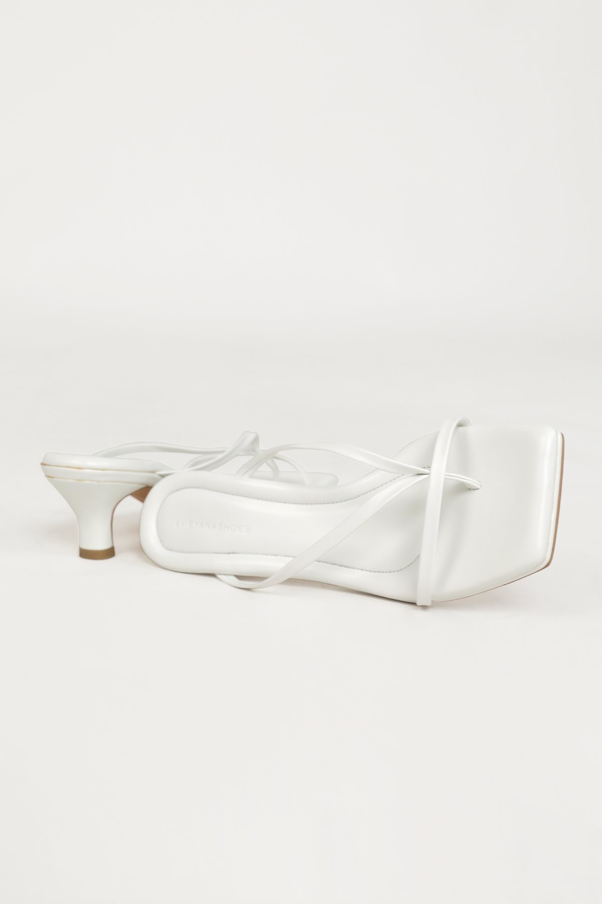 TTR x Sevieyanashoes Klaudia Heels (White)