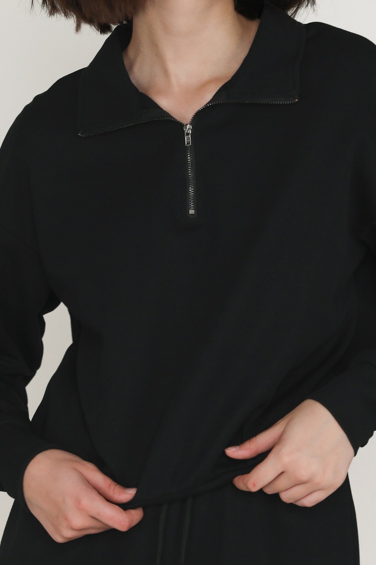 Lauv Half Zip Sweater (Black)