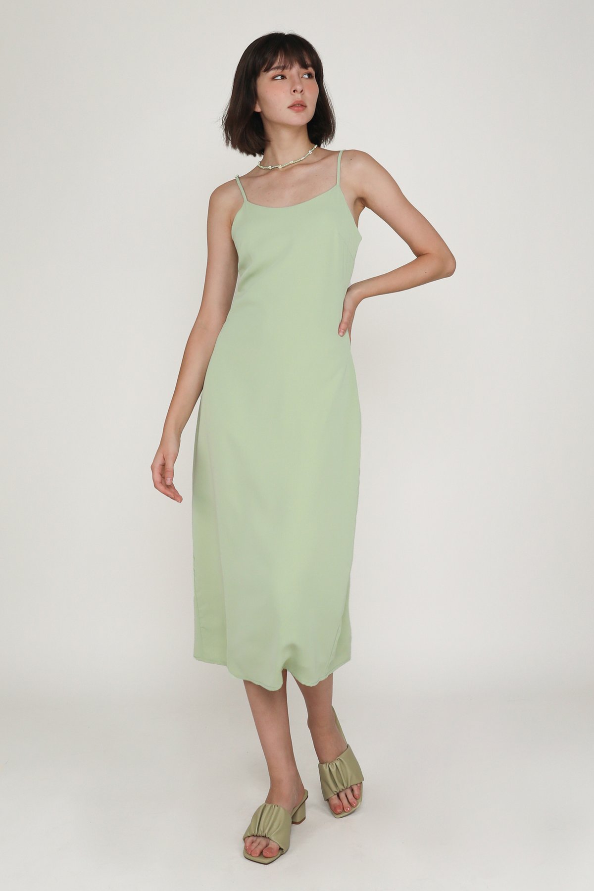 Anda Basic Slip Dress (Spring Green)