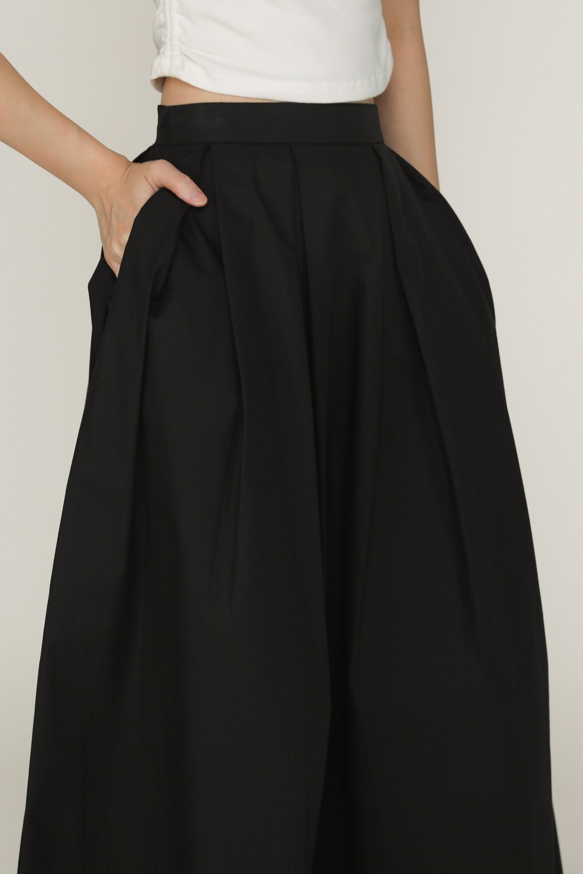 Giada Pleated Maxi Skirt (Black)