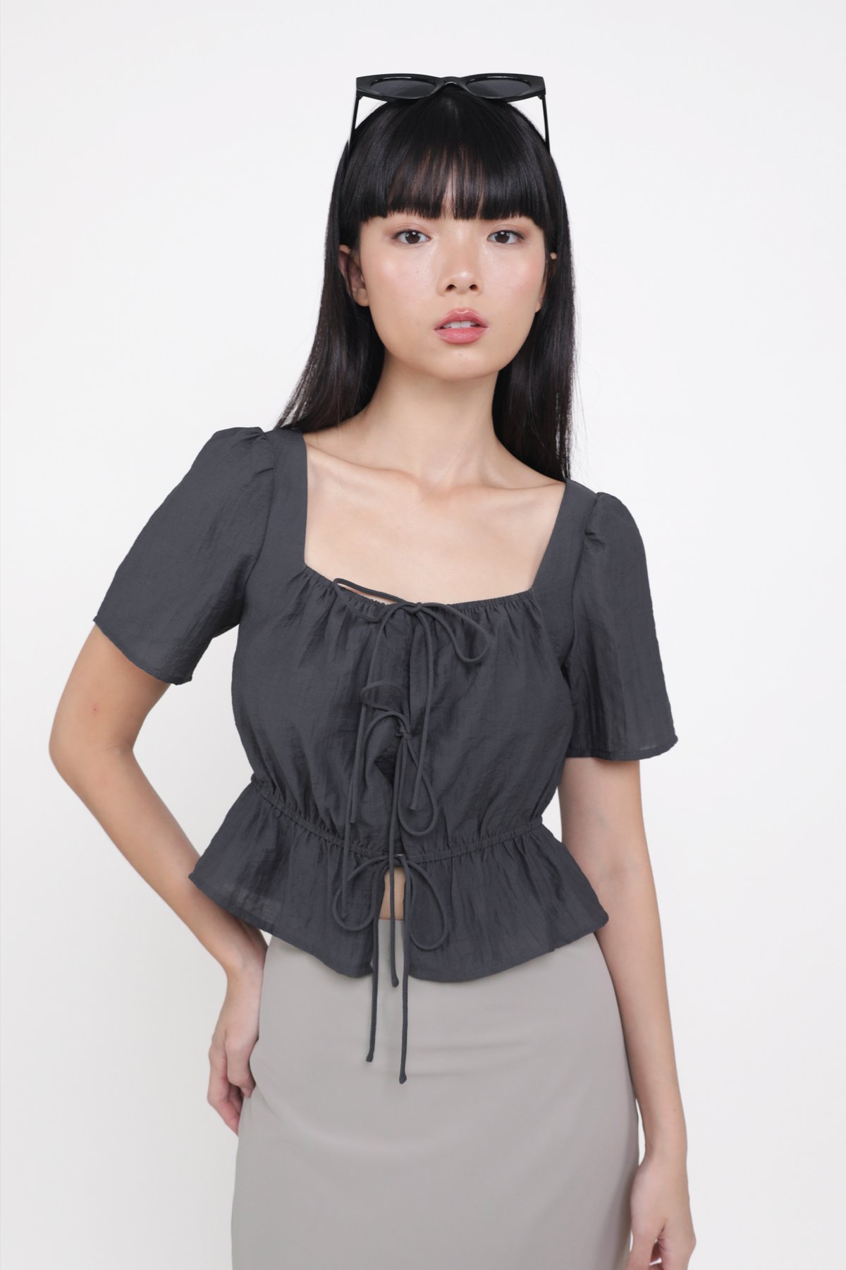 Avalynn Tie Front Sleeve Top (Graphite)