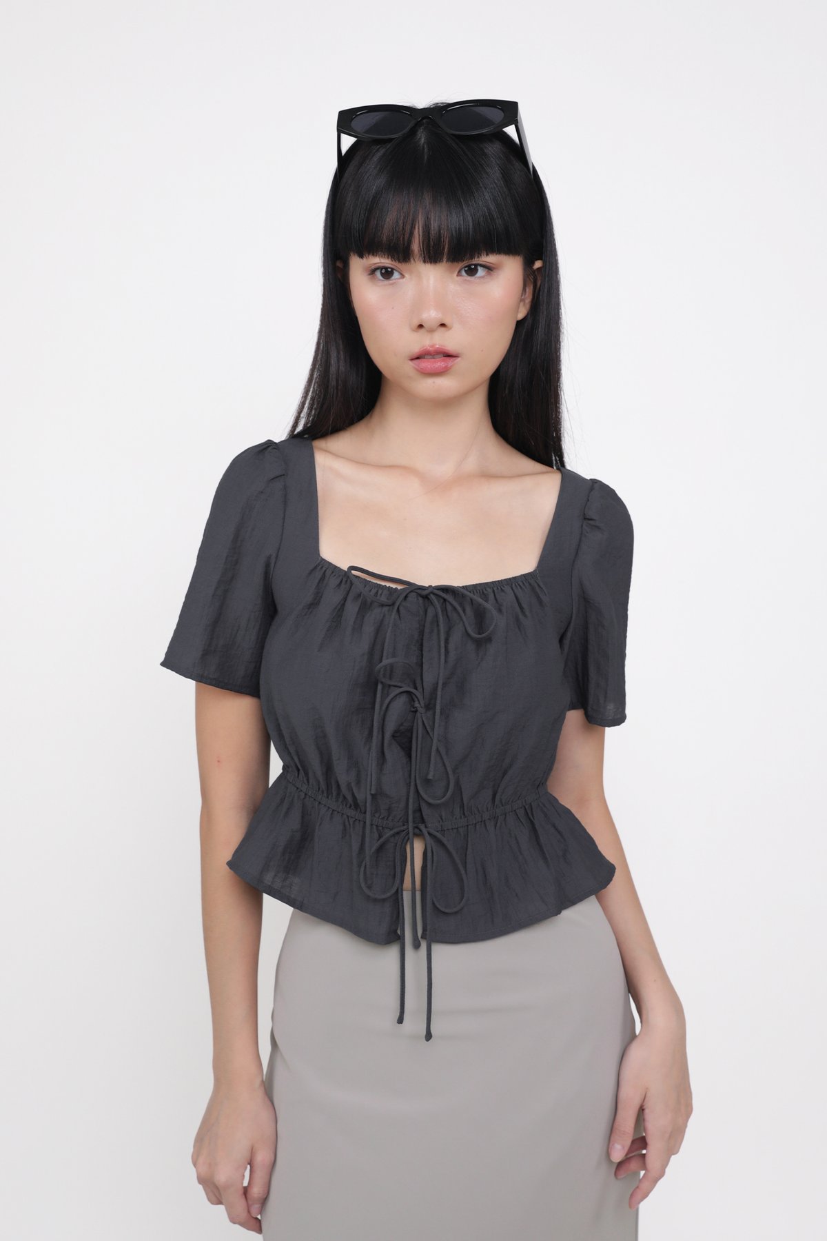 Avalynn Tie Front Sleeve Top (Graphite)