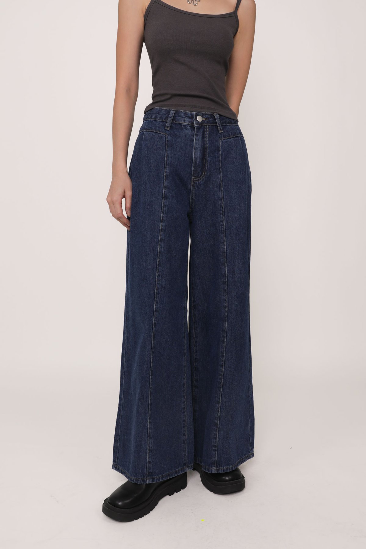 Petite Bryton Wide Leg Denim Jeans (Mid Wash)