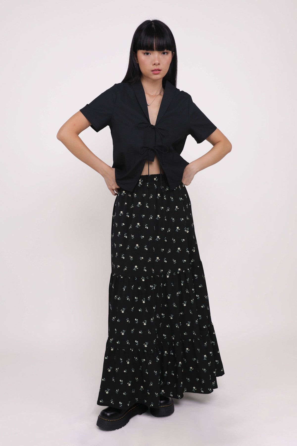 Petite Jardin Tiered Skirt (Black Roses)