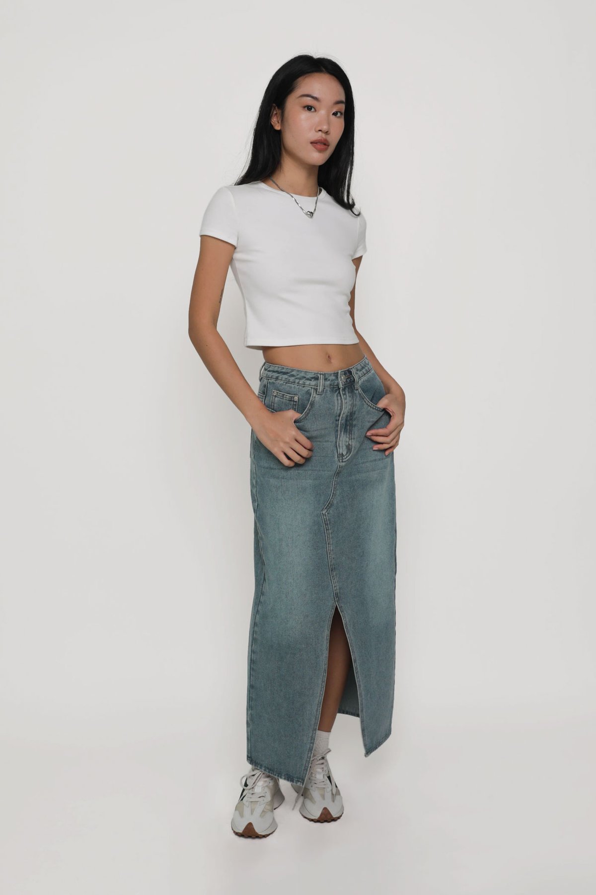 Allison Slit Front Denim Maxi Skirt (Mid Wash)