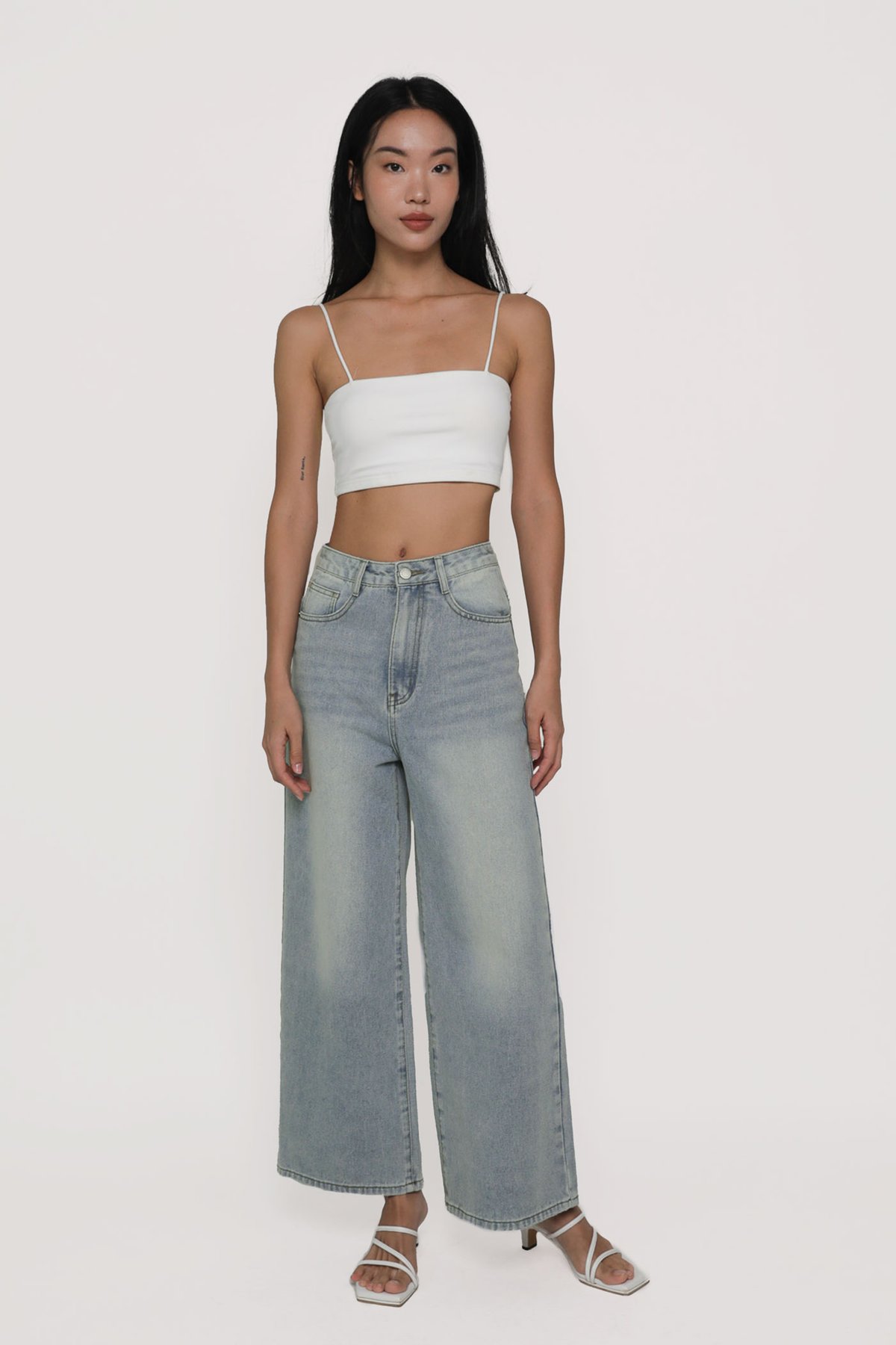 Petite Benjamin Wide Leg Denim Jeans (Light Wash)