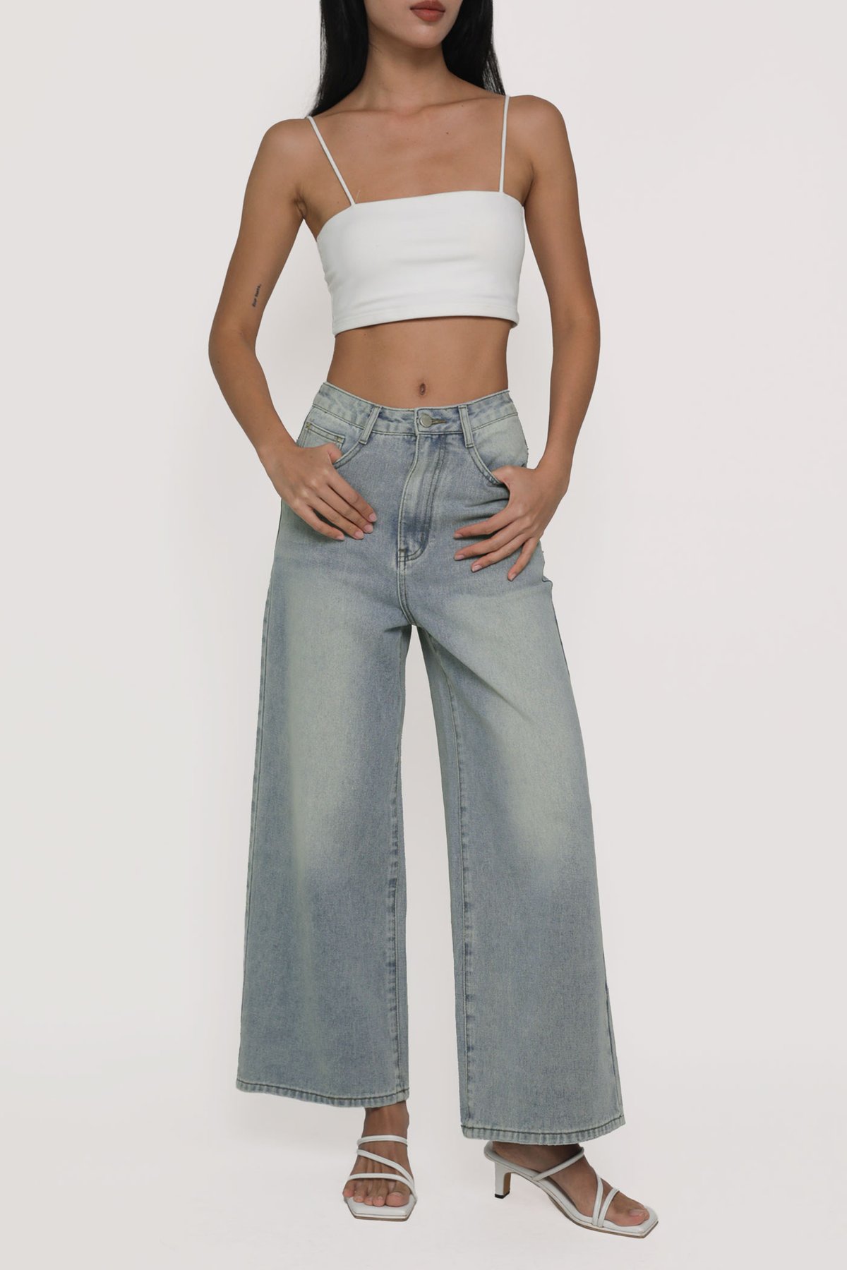 Petite Benjamin Wide Leg Denim Jeans (Light Wash)