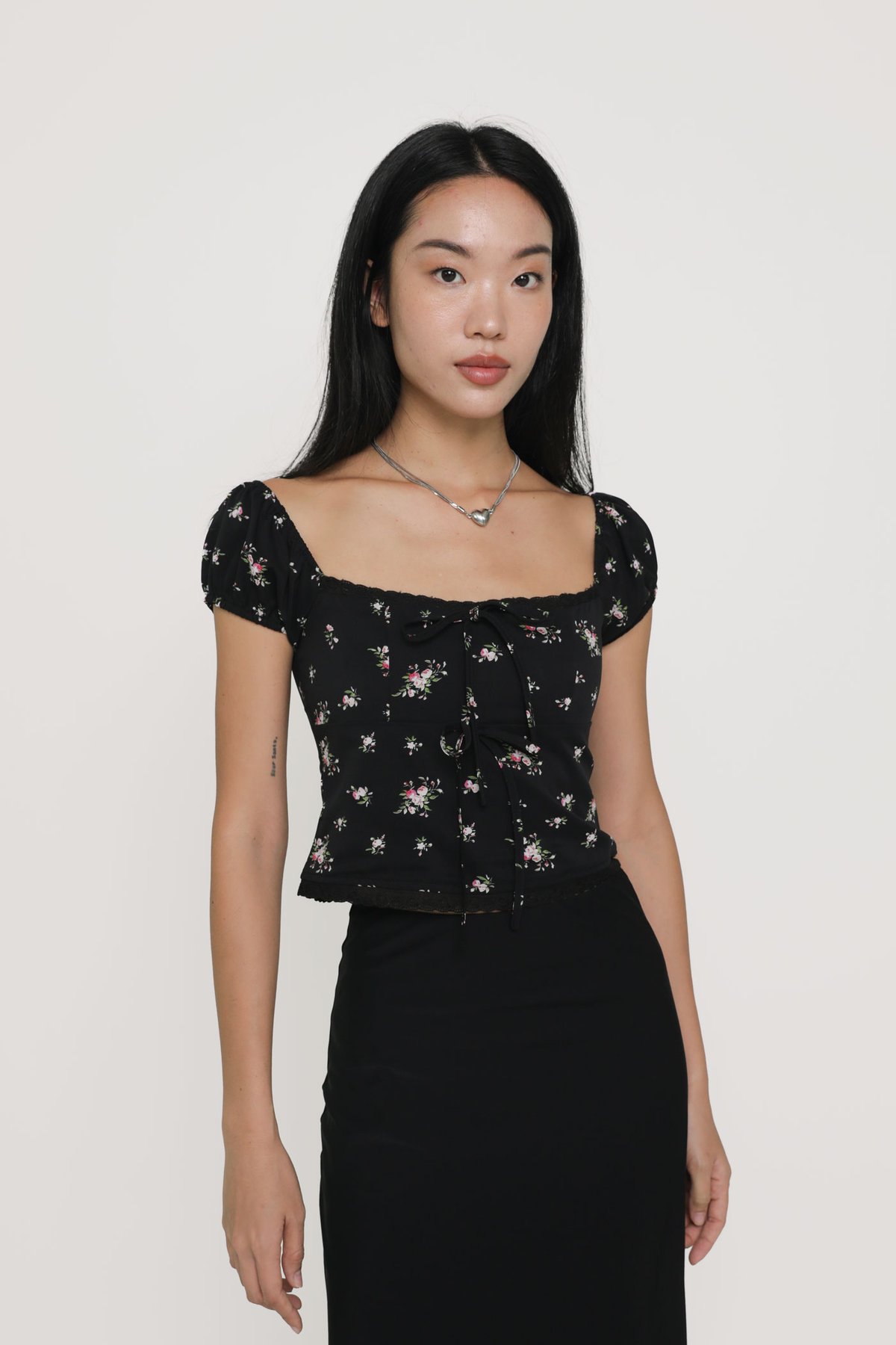 Daniella Bustier Puff Sleeve Top (Black Blossoms)