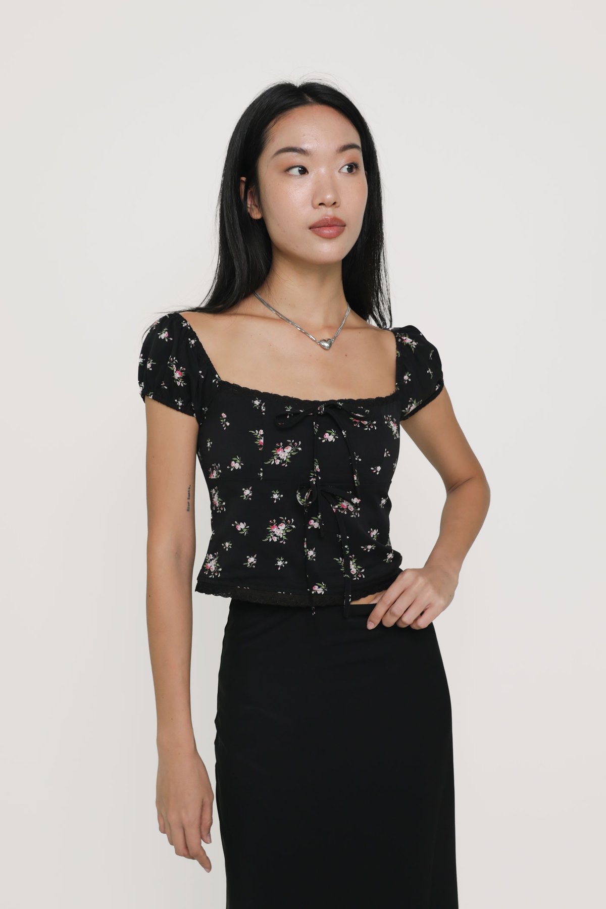 Daniella Bustier Puff Sleeve Top (Black Blossoms)