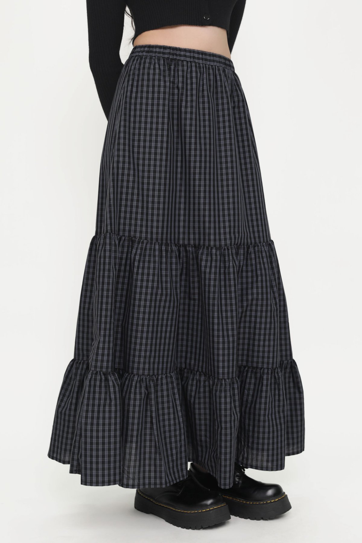 Petite Jardin Tiered Skirt (Navy Plaids)