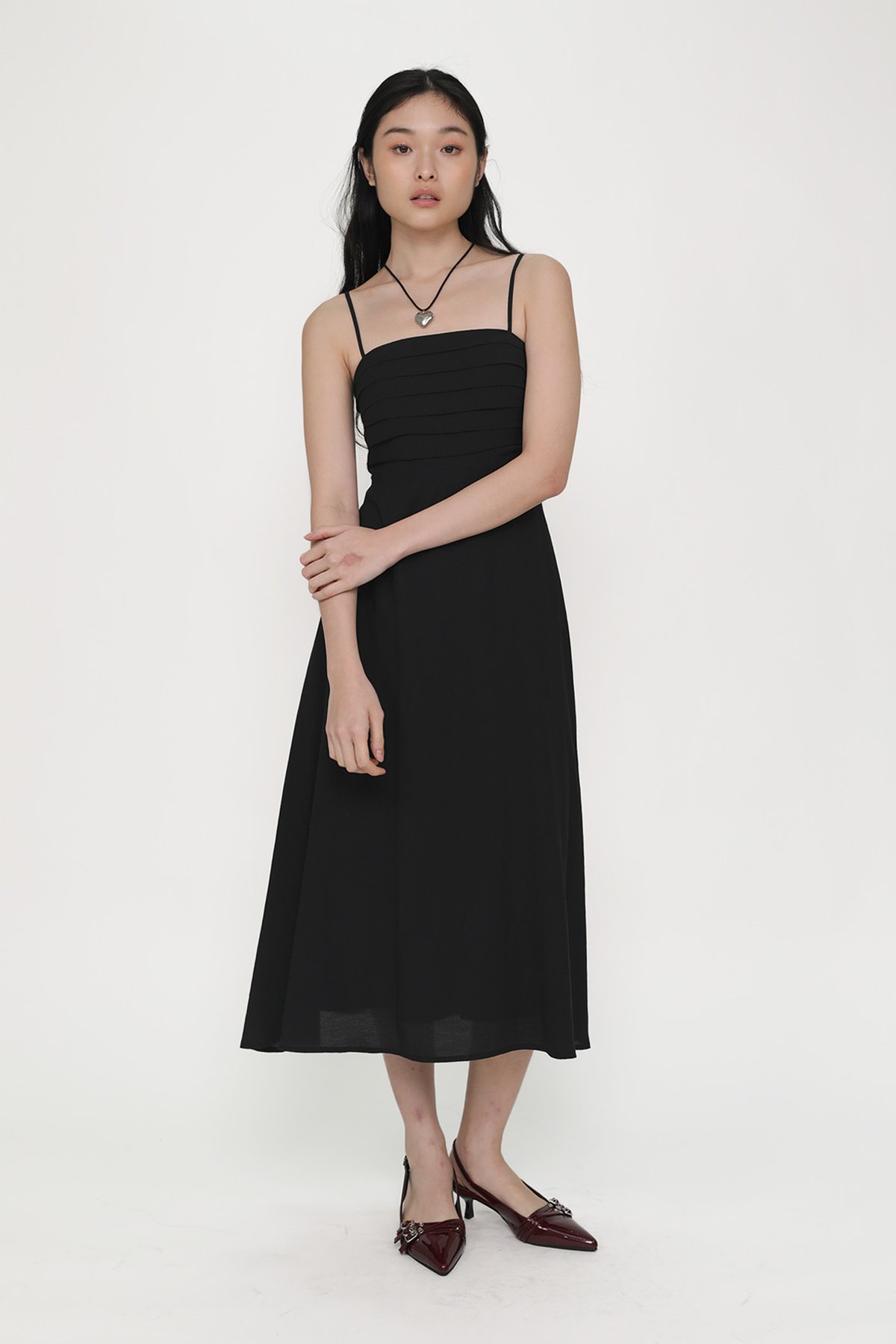 Maiya Pleated Midi Dress (Black)