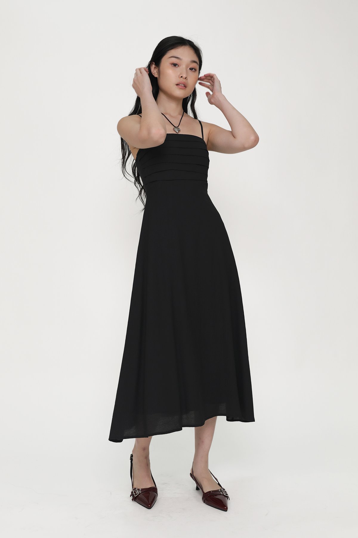 Maiya Pleated Midi Dress (Black)