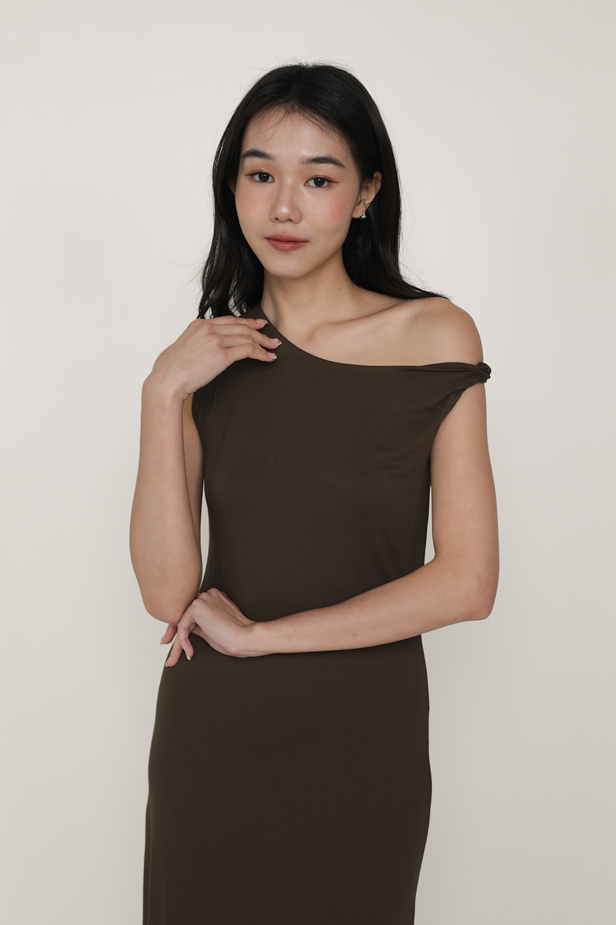 Quentin Off Shoulder Dress (Mocha)