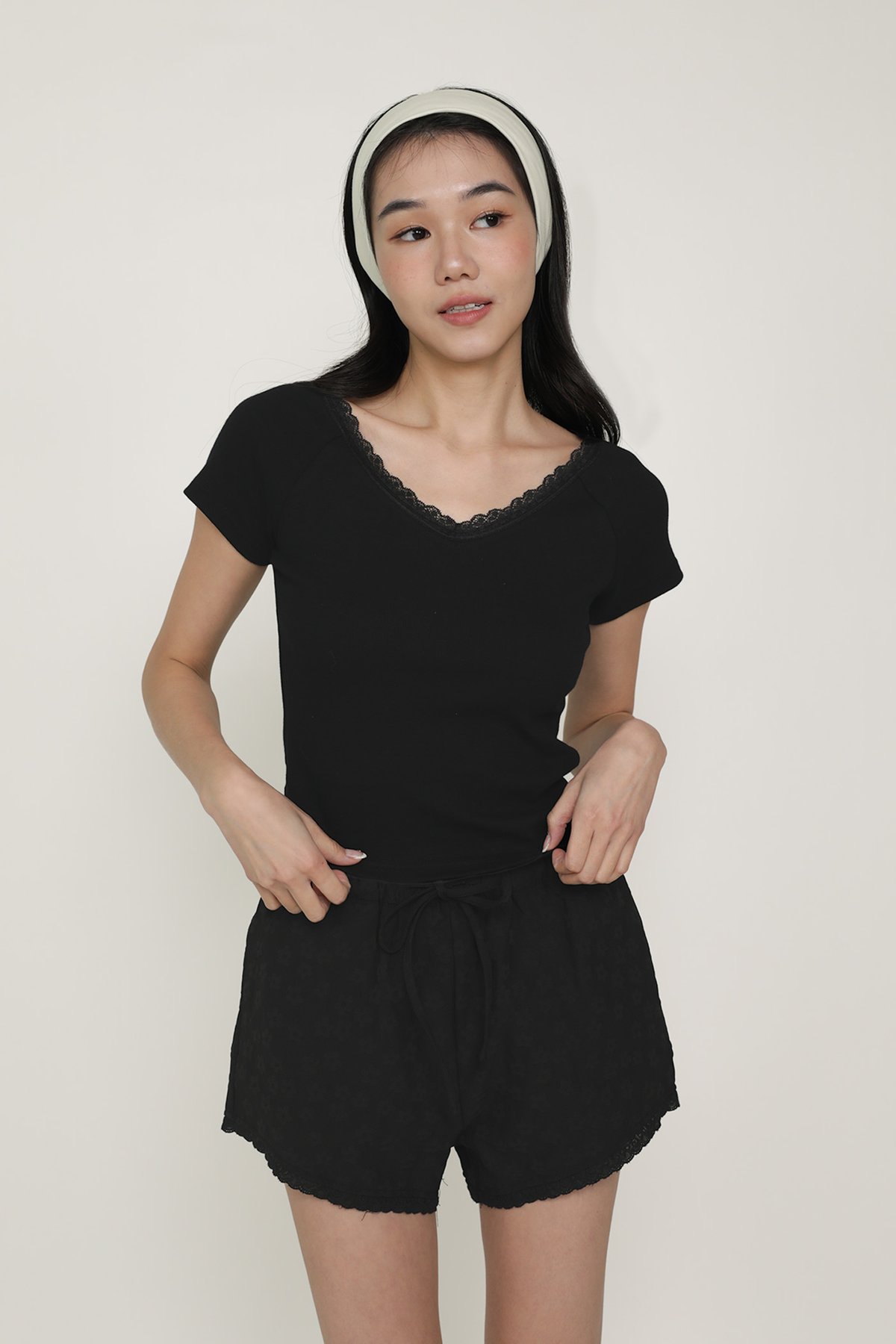 Raine Lace Sleeve Tee (Black)