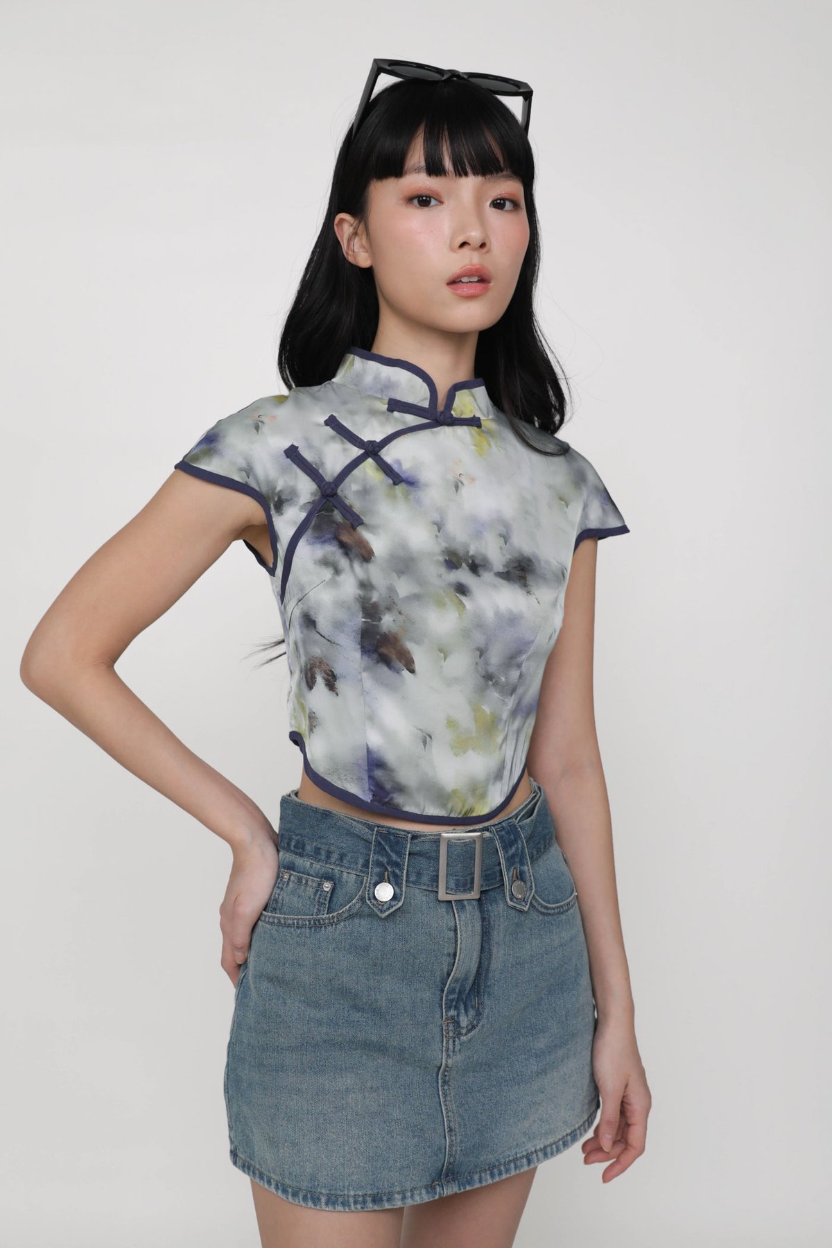 Rui Qipao Curved Hem Top (Grey Abstract)