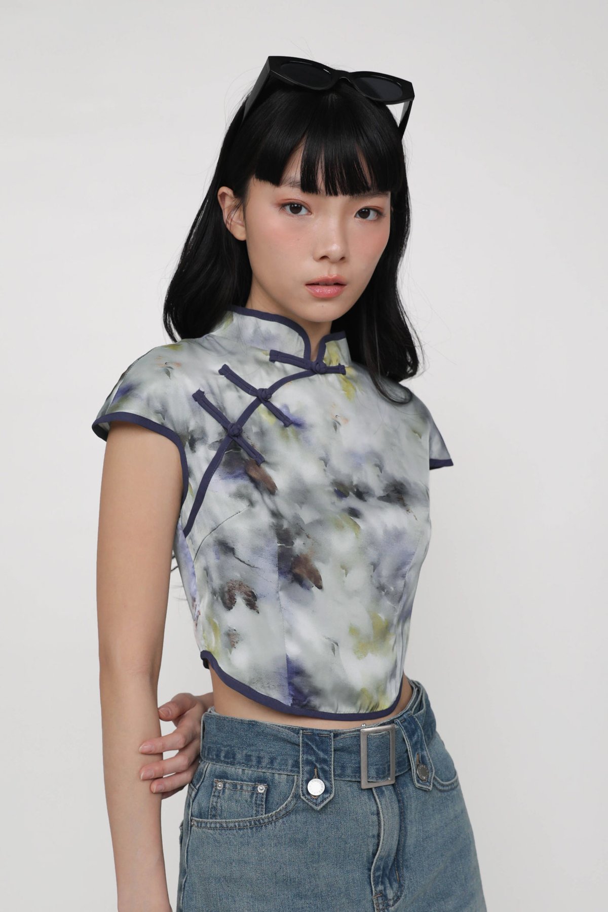 Rui Qipao Curved Hem Top (Grey Abstract)