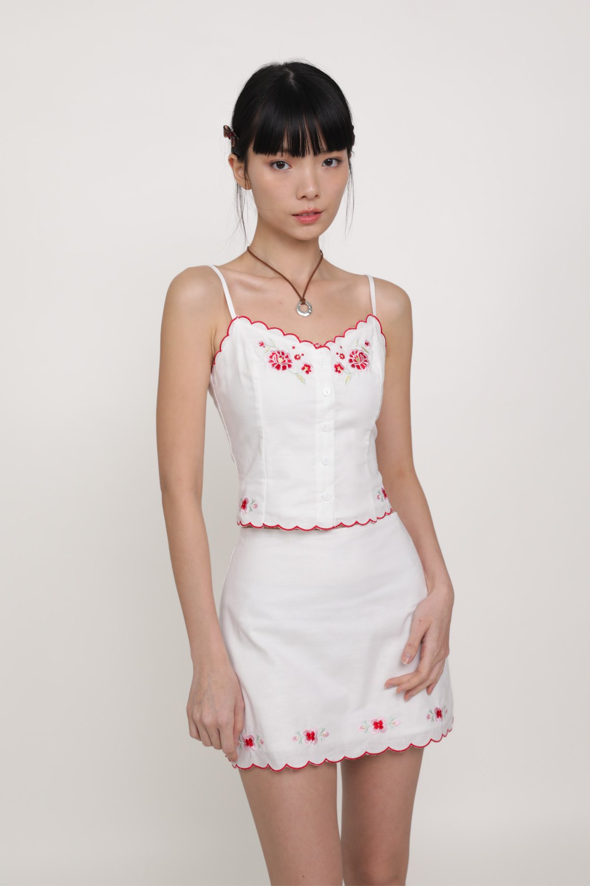 Lune Embroidery Scallop Hem Skirt (White)