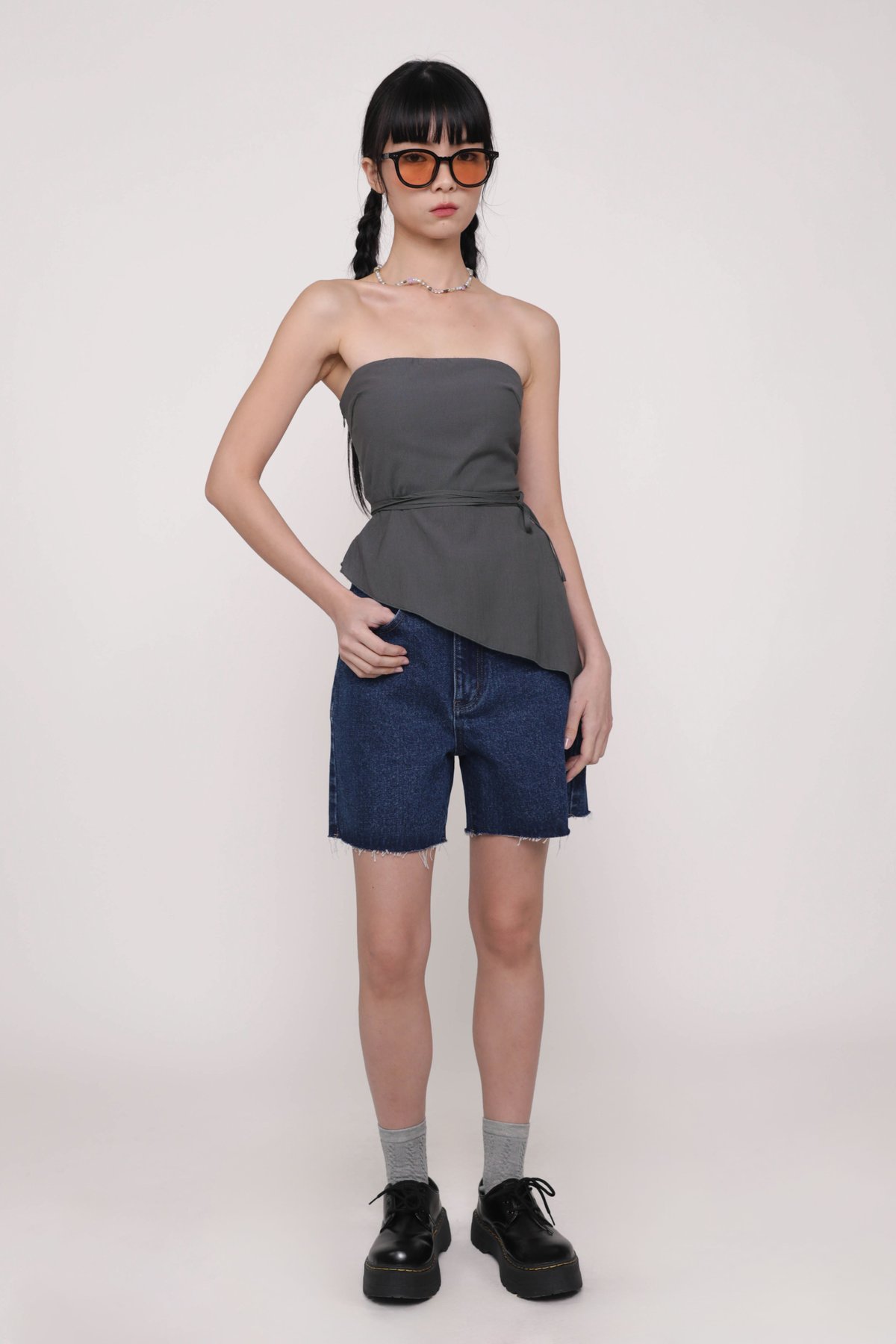 Elvina Raw Hem Mom Shorts (Dark Wash)