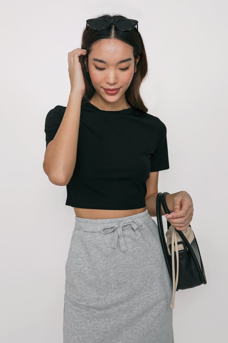 BINLIANG Women Half Sleeve Cropped T Shirt Tops Round Neck Crop Casual  Summer Basic Tees Tshirt (D# Black,Small) : : Clothing, Shoes &  Accessories