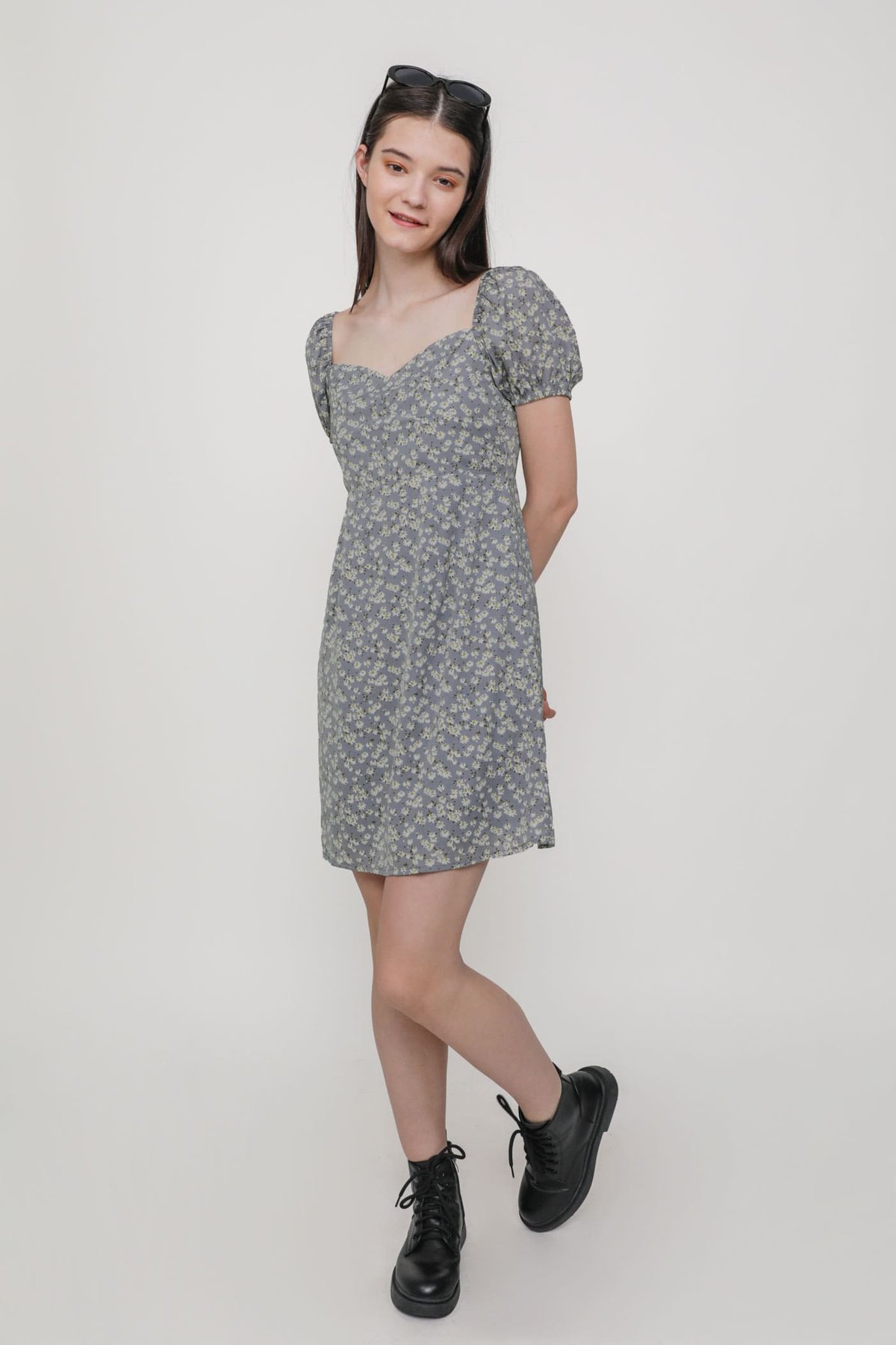 Emily Puffy Sleeve Dress (Periwinkle Daisies)