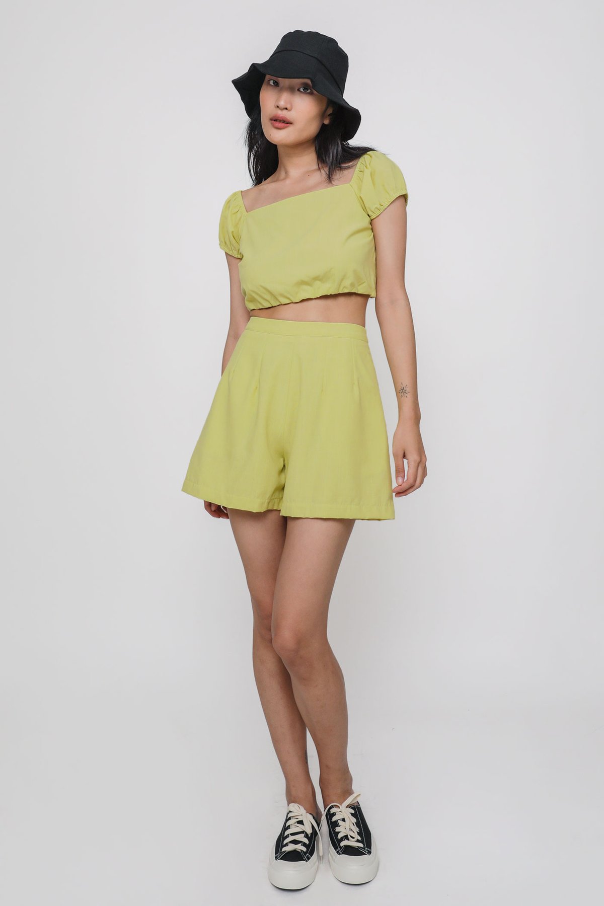 Vera Basic Shorts (Lime)