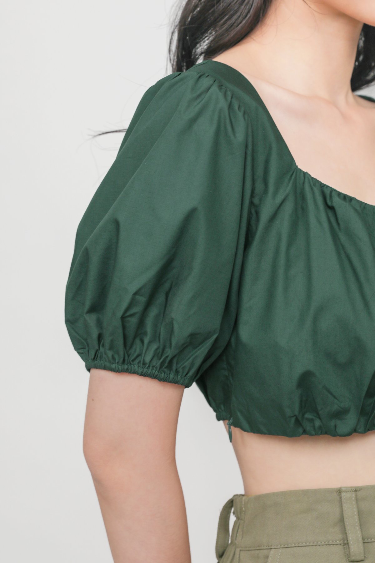 Reyes Pleated Puffy Sleeve Crop Top (Forest)